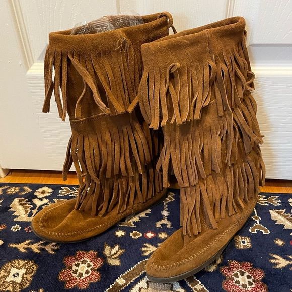 Minnetonka Shoes - Minnetonka size 7 Three Tiered Fringe Boots